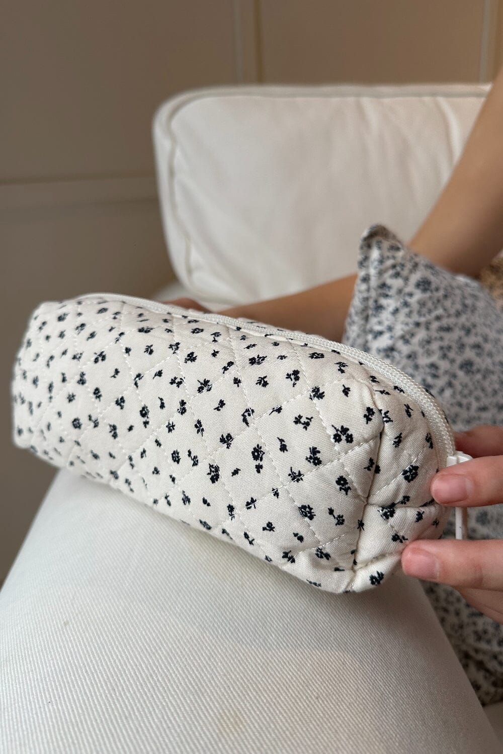 Stylish Floral Cosmetic Pouch for Travel