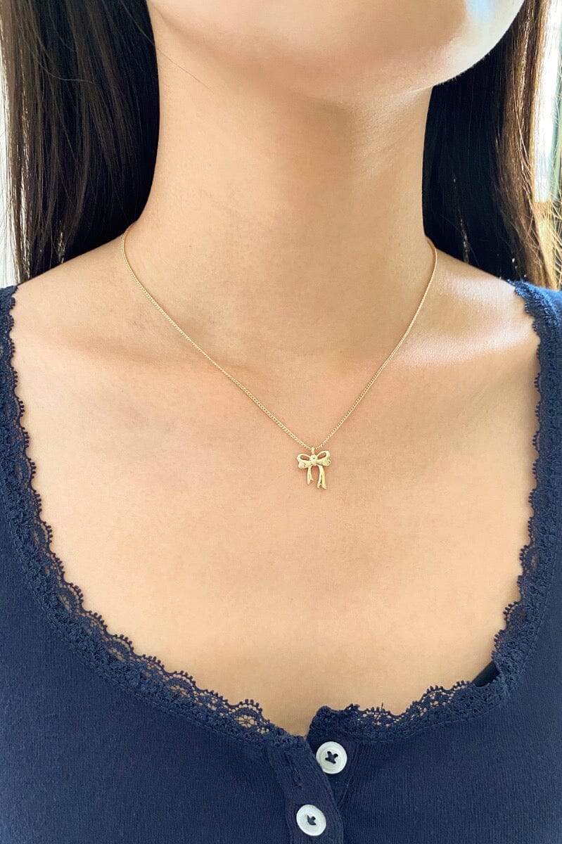 Elegant Bow Pendant Necklace for Women