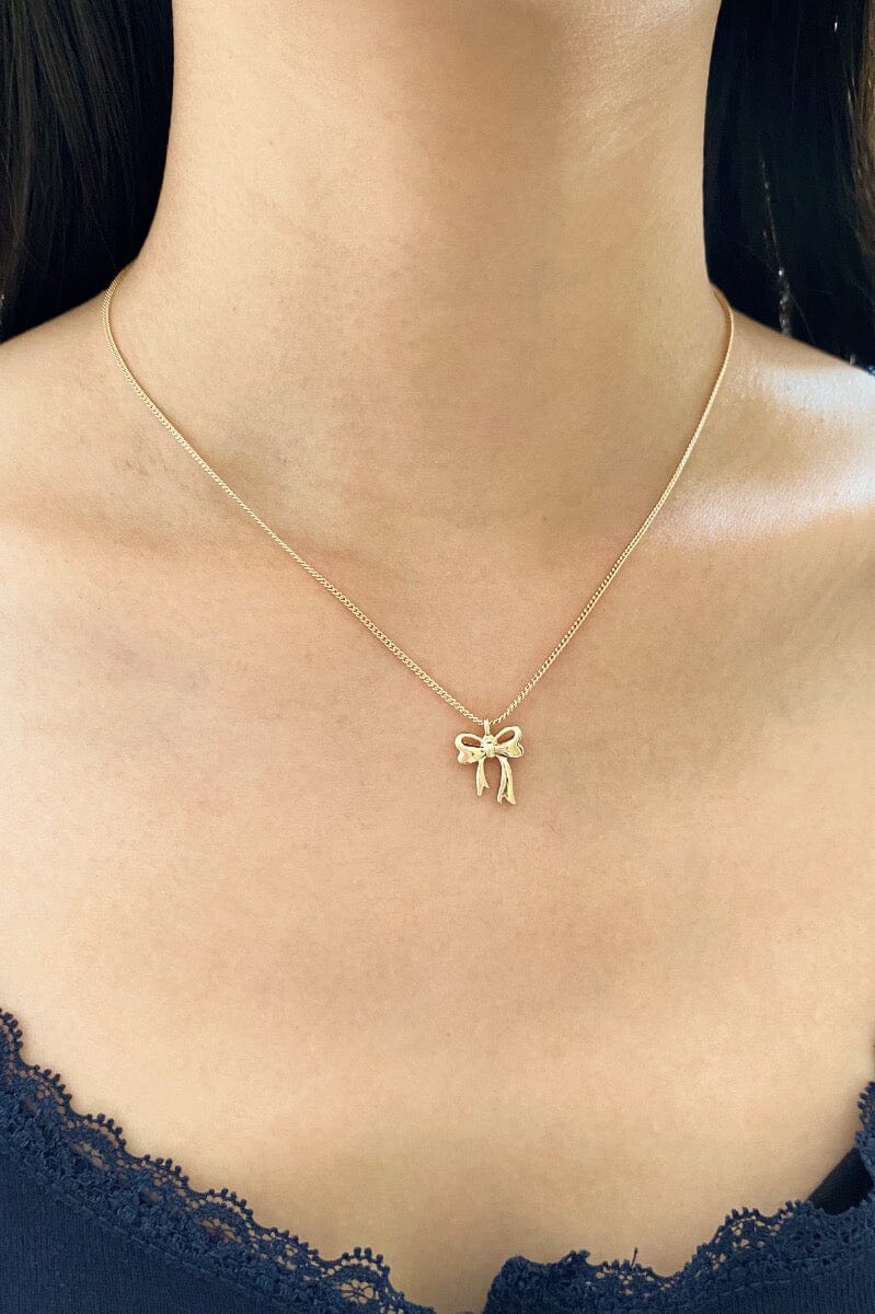 Elegant Bow Pendant Necklace for Women