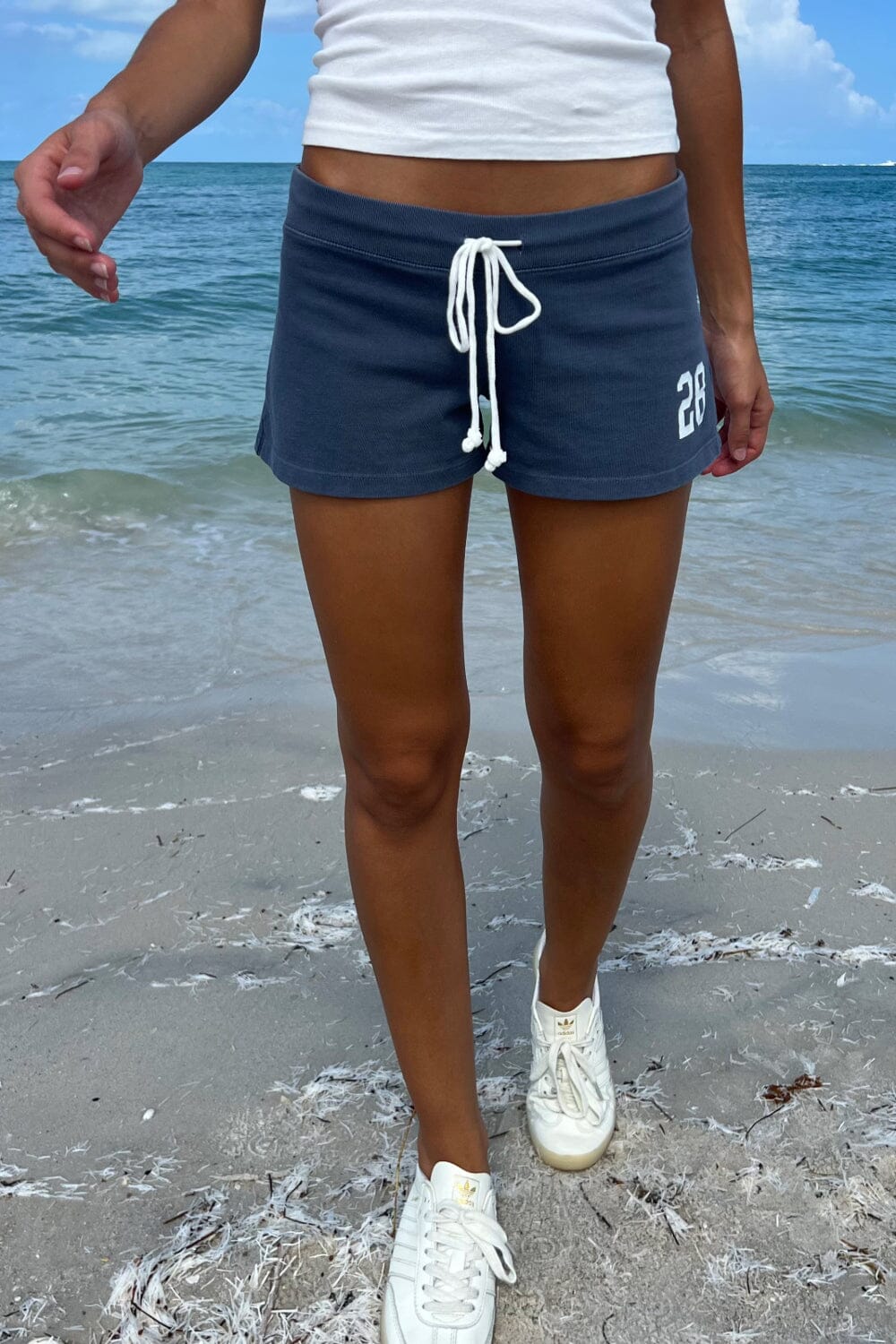 "Rainey 28" Performance Shorts for Active Wear